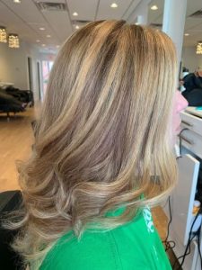 beautiful brunette balayage highlights